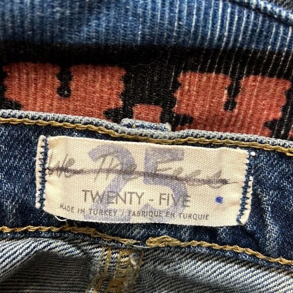 WE THE FREE ROCKY MOUNTAIN STRAIGHT LEG JEANS NEW SIZE 25 - Picture 8 of 8